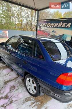 Седан Opel Astra 1993 в 
