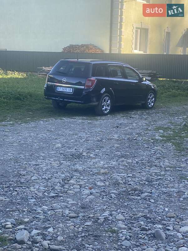 Универсал Opel Astra 2005 в Кутах
