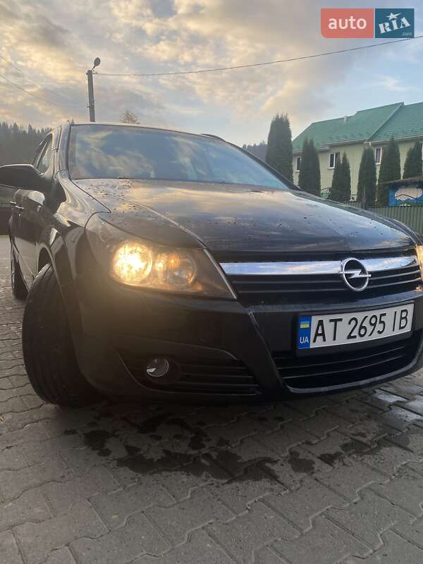 Универсал Opel Astra 2005 в Кутах