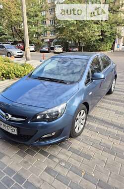 Седан Opel Astra 2015 в Києві