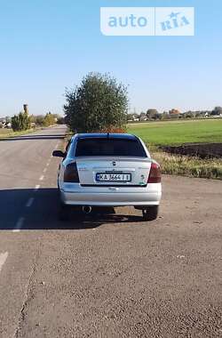 Седан Opel Astra 2005 в Василькові