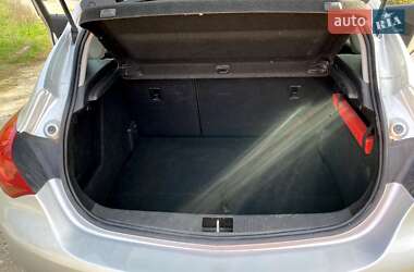 Хэтчбек Opel Astra 2010 в 