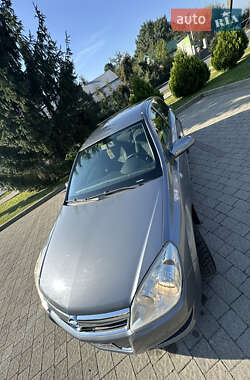 Хэтчбек Opel Astra 2007 в 