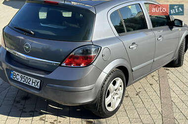 Хэтчбек Opel Astra 2007 в 