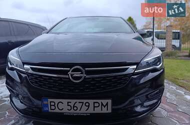 Універсал Opel Astra 2017 в Дрогобичі