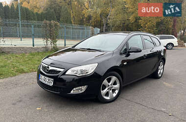 Універсал Opel Astra 2011 в Умані