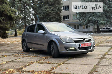 Хэтчбек Opel Astra 2006 в Первомайске