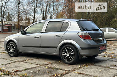 Хэтчбек Opel Astra 2006 в Первомайске