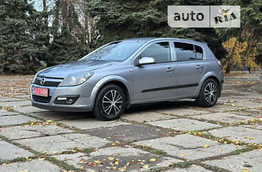 Хэтчбек Opel Astra 2006 в Первомайске