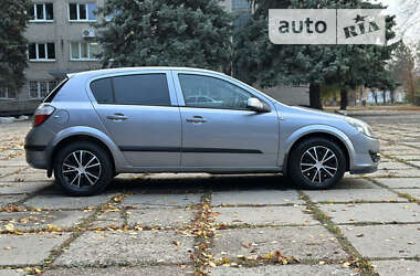 Хэтчбек Opel Astra 2006 в Первомайске