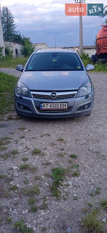 Универсал Opel Astra 2010 в Хмельницком