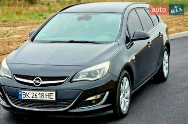 Универсал Opel Astra 2014 в Ровно