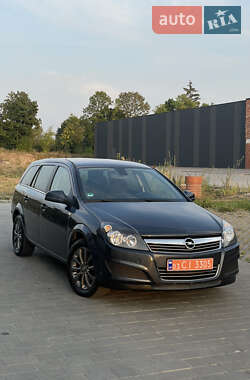 Універсал Opel Astra 2010 в Хмельницькому