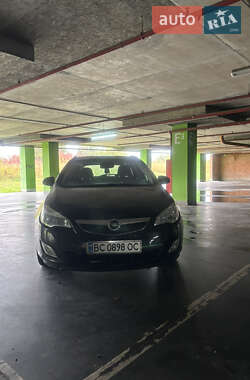 Універсал Opel Astra 2012 в Стрию