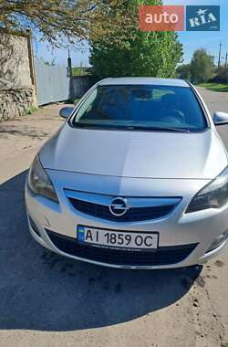 Хетчбек Opel Astra 2010 в Кагарлику