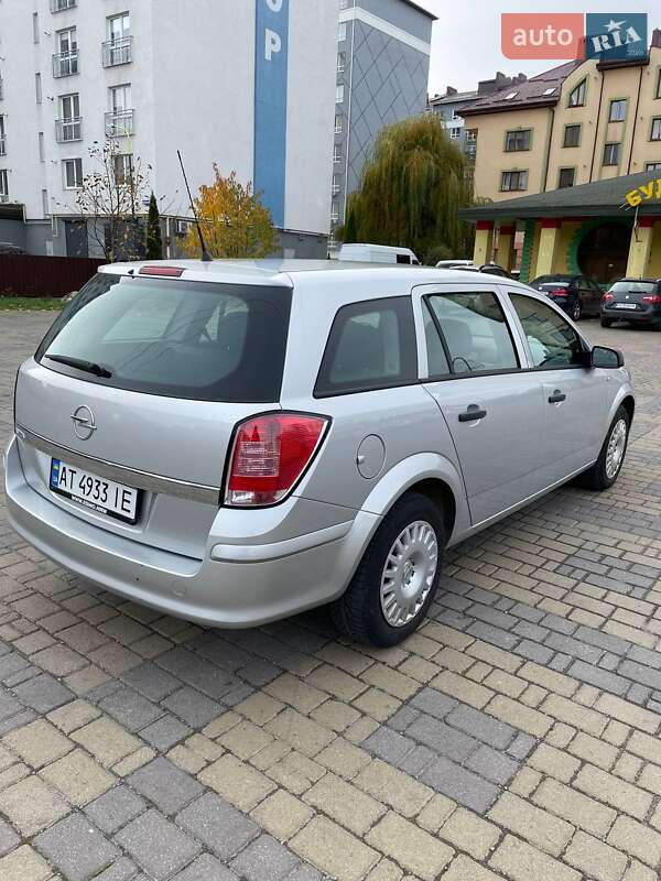 Универсал Opel Astra 2008 в Ивано-Франковске