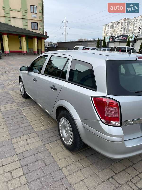 Универсал Opel Astra 2008 в Ивано-Франковске
