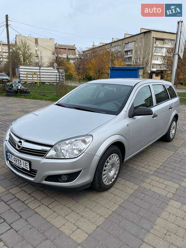 Универсал Opel Astra 2008 в Ивано-Франковске