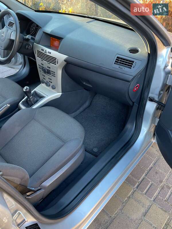 Универсал Opel Astra 2008 в Ивано-Франковске