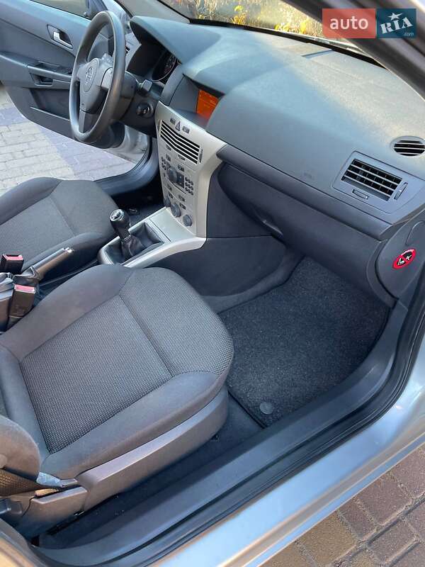 Универсал Opel Astra 2008 в Ивано-Франковске