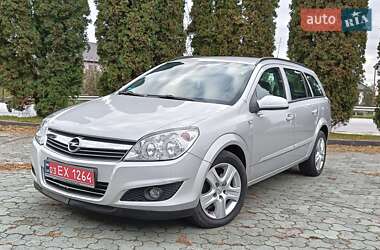 Универсал Opel Astra 2008 в Дубно