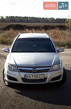 Універсал Opel Astra 2009 в Києві