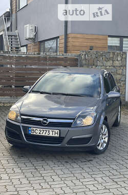 Хетчбек Opel Astra 2004 в 