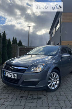 Хетчбек Opel Astra 2004 в 