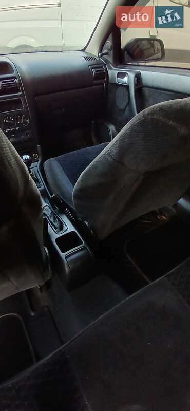 Хетчбек Opel Astra 2001 в Долині