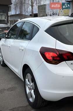 Хэтчбек Opel Astra 2010 в Сумах