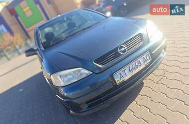 Седан Opel Astra 2005 в Чернівцях