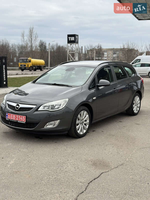 Універсал Opel Astra 2011 в Дубні