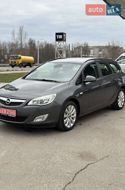 Універсал Opel Astra 2011 в Дубні