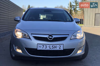 Хетчбек Opel Astra 2010 в Радивиліві