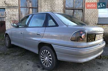 Седан Opel Astra 1995 в Ровно