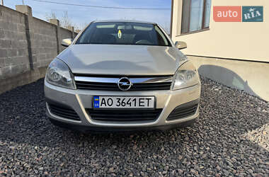 Хетчбек Opel Astra 2006 в Іршаві