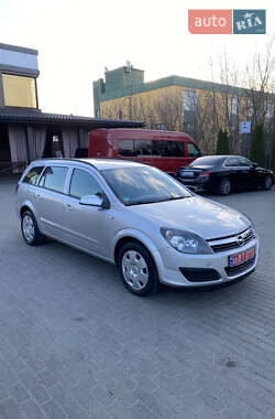 Універсал Opel Astra 2007 в Рівному