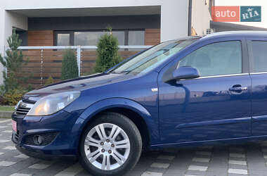 Универсал Opel Astra 2009 в Стрые