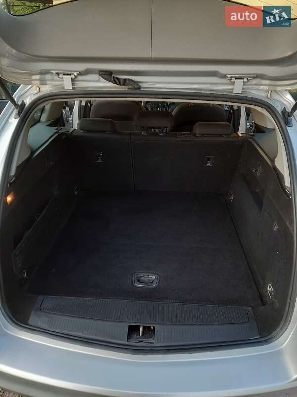 Универсал Opel Astra 2012 в Ратным