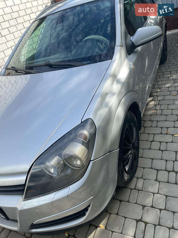 Универсал Opel Astra 2004 в Мерефа
