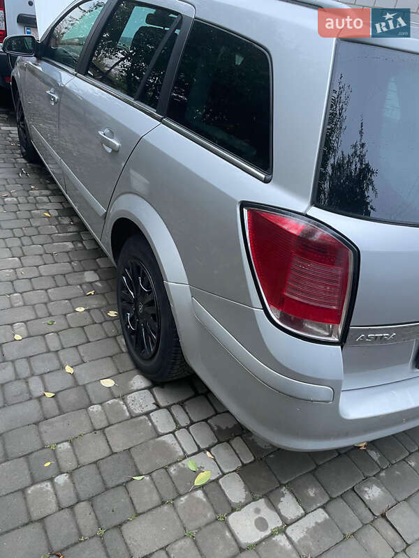 Универсал Opel Astra 2004 в Мерефа