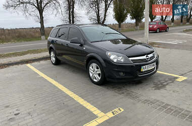 Універсал Opel Astra 2012 в Києві