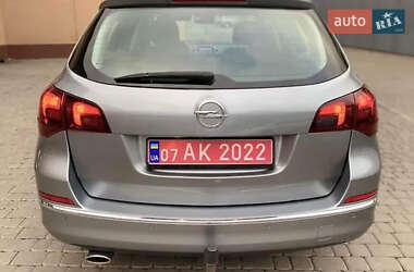 Универсал Opel Astra 2012 в 