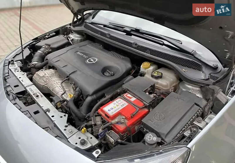 Універсал Opel Astra 2012 в Виноградові