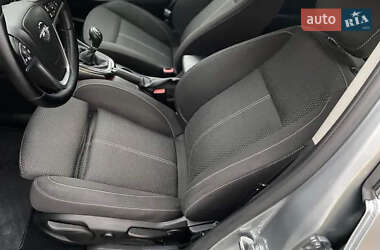 Универсал Opel Astra 2012 в 