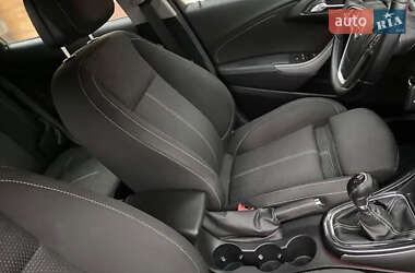 Универсал Opel Astra 2012 в 