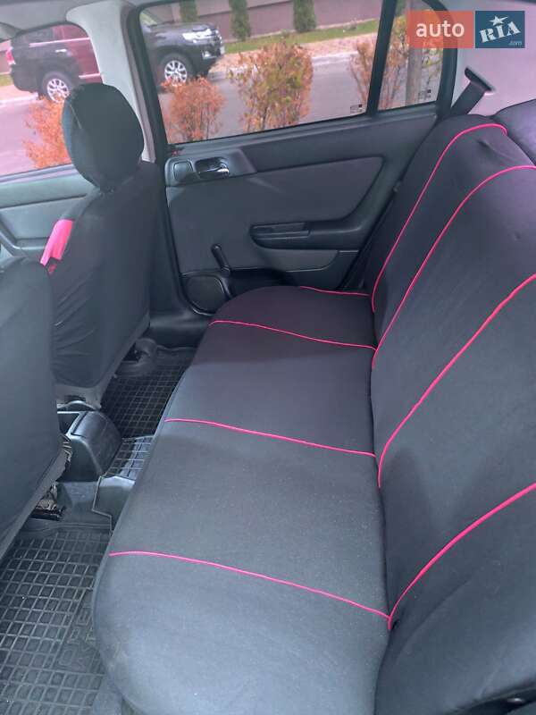 Седан Opel Astra 2006 в Киеве