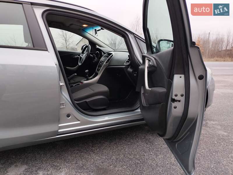 Универсал Opel Astra 2011 в Гнивани фото 6 Универсал Opel Astra 2011 в Гнивани