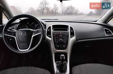 Универсал Opel Astra 2011 в 