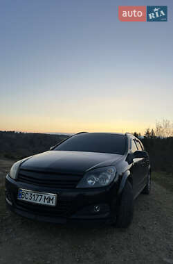 Универсал Opel Astra 2005 в Самборе